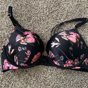 Victoria’s Secret Bra 34D